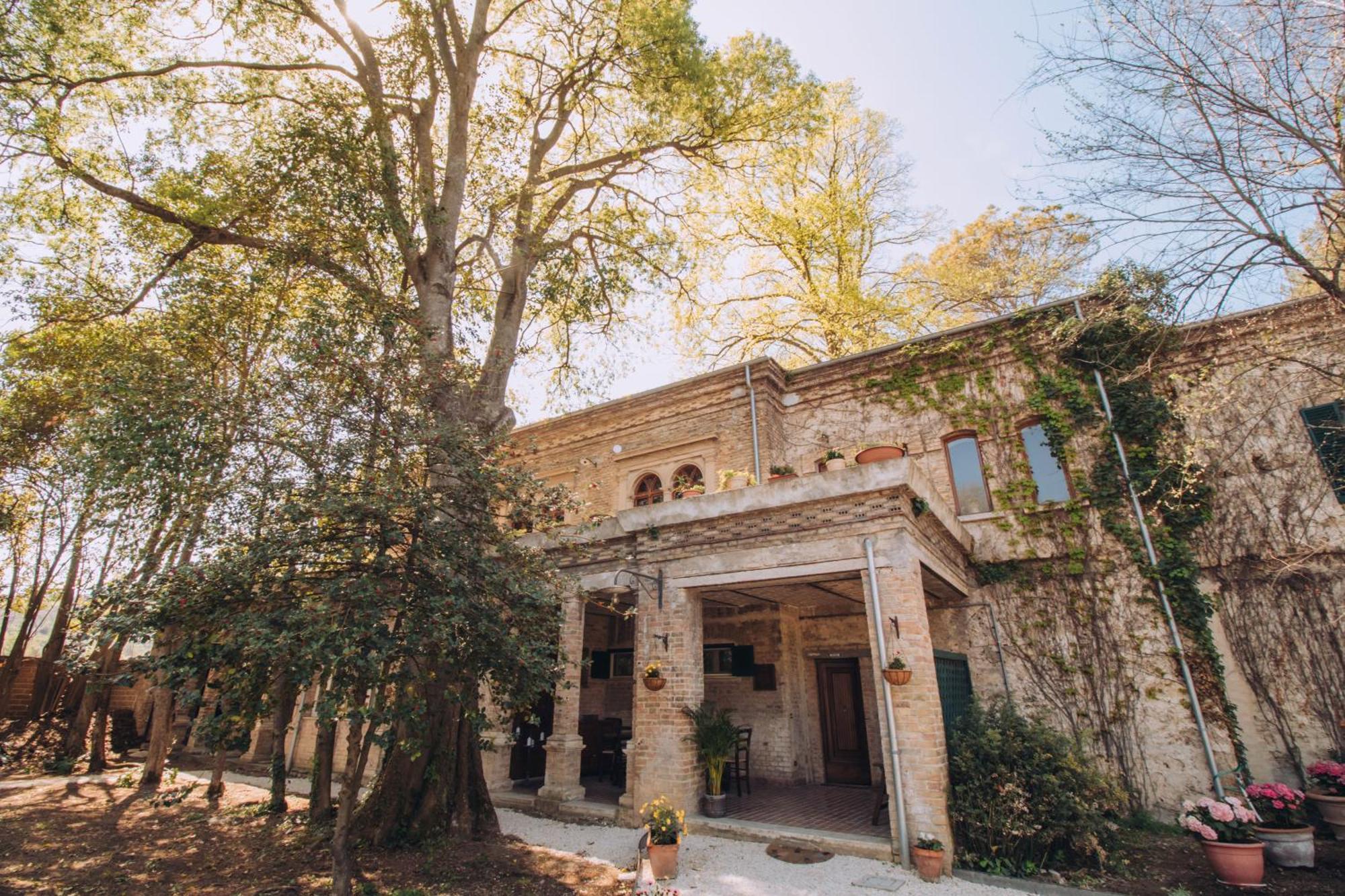 ホテル The Baron'S Estate Torre de' Passeri エクステリア 写真