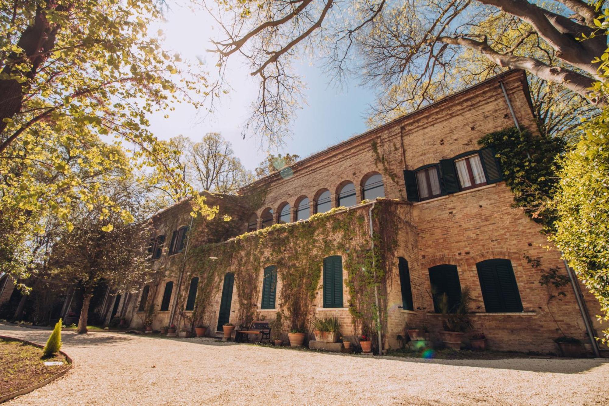ホテル The Baron'S Estate Torre de' Passeri エクステリア 写真